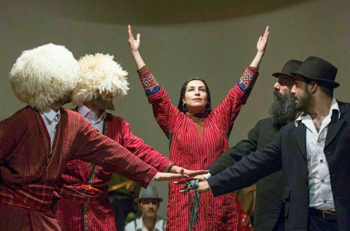 Dastgam Association artists performing in Gondbadgah, Da Theater, Tehran, January 2017 (photo: Dastgam Association).