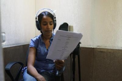 Rani Trikukaran Annuraj spricht ihren Text (photo: Gilles Aubry)