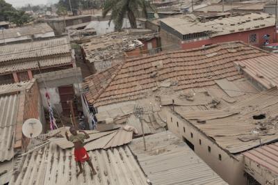 Der Blick auf Sambizanga, ein «Museque» (Slum) in Luanda (photo: Flurina Rothenberger)