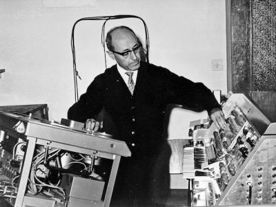Josef Tal at the Electronic Music Studio in Jerusalem 1965 (photo: Etan Tal)