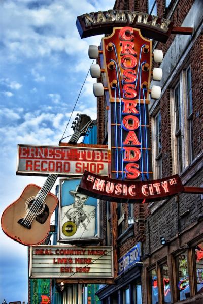 Nashvilles Kneipenmeile Broadway (photo: Malcolm McGregor, http://malcolmmacgregorphotography.com)