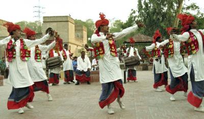 Bhangra-Tanzgruppe im Punjab-Gebiet. (photo: Wikipedia)