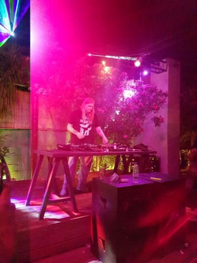 The Berlin based artist Ziur djing at Nature Loves Courage Festival (photo: author)