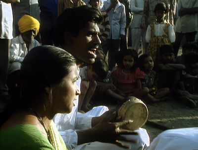 Filmstill «We Are Not Your Monkeys» (Anand Patwardhan, IND 1997)