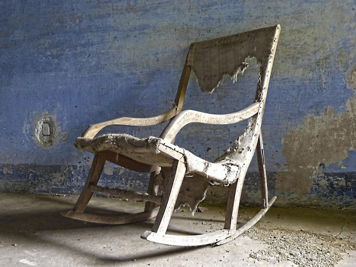 The silence swings back—traces of sounds long gone (Photo: Pixabay/makamuki0)