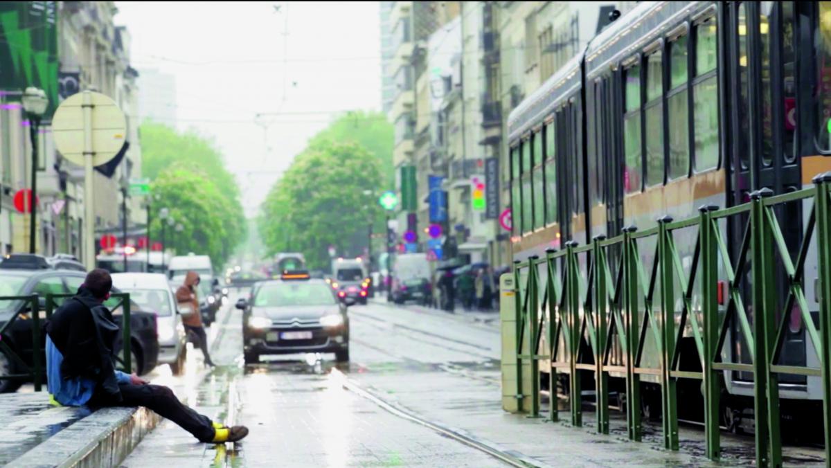 Filmstill: Stromae (Music), Jérôme Guiot (Video): «Formidable» (Belgium 2013)