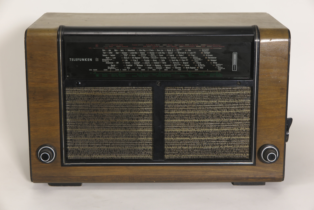 Rundfunkempfänger Telefunken Super «Zeesen» T 875 WK (©: Stiftung Deutsches Technikmuseum Berlin, Foto: Susan Dünewald).