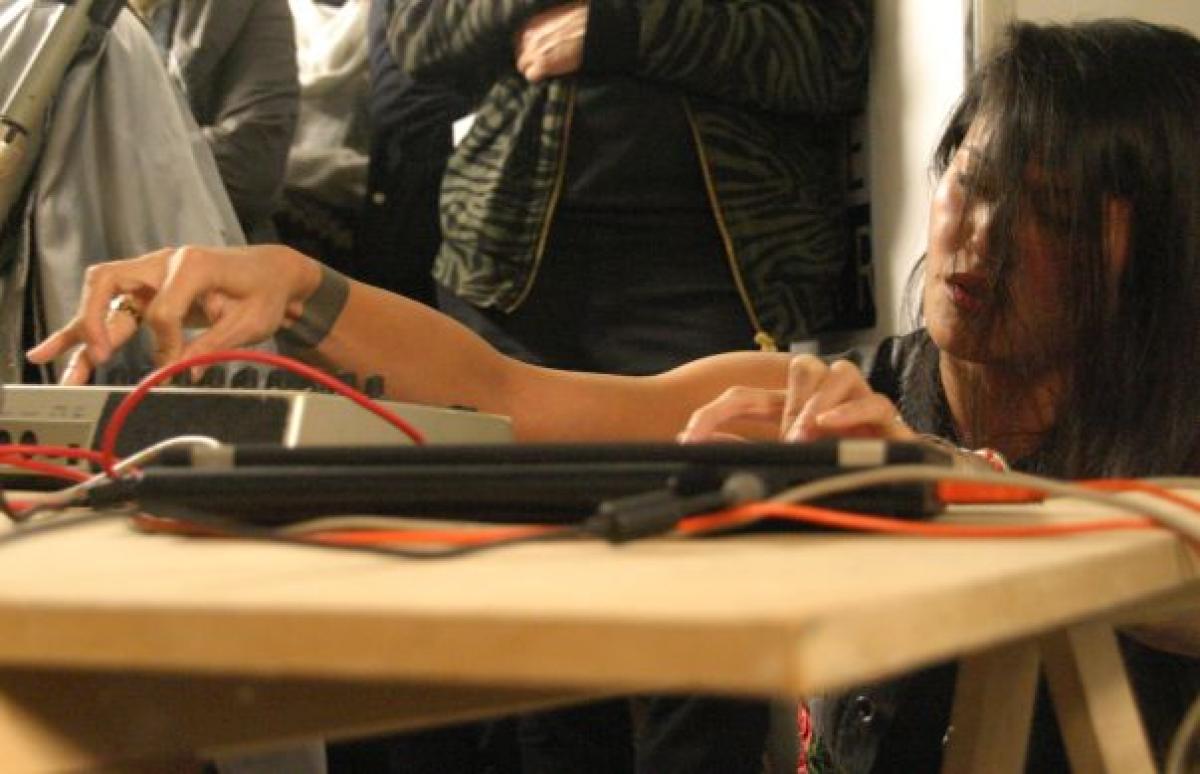 Tara Transitory aka One Man Nation live at Savvy Contemporary Gallery Berlin, 2017 (photo: Eric Mandel)