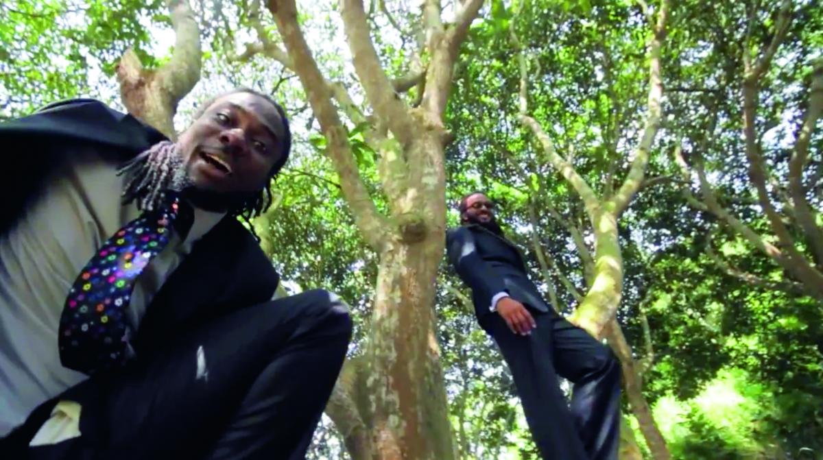 Filmstill: FOKN Bois (Music), Jay Hill/FOKN Bois (Video): «BRKN LNGWJZ» (Ghana 2011)