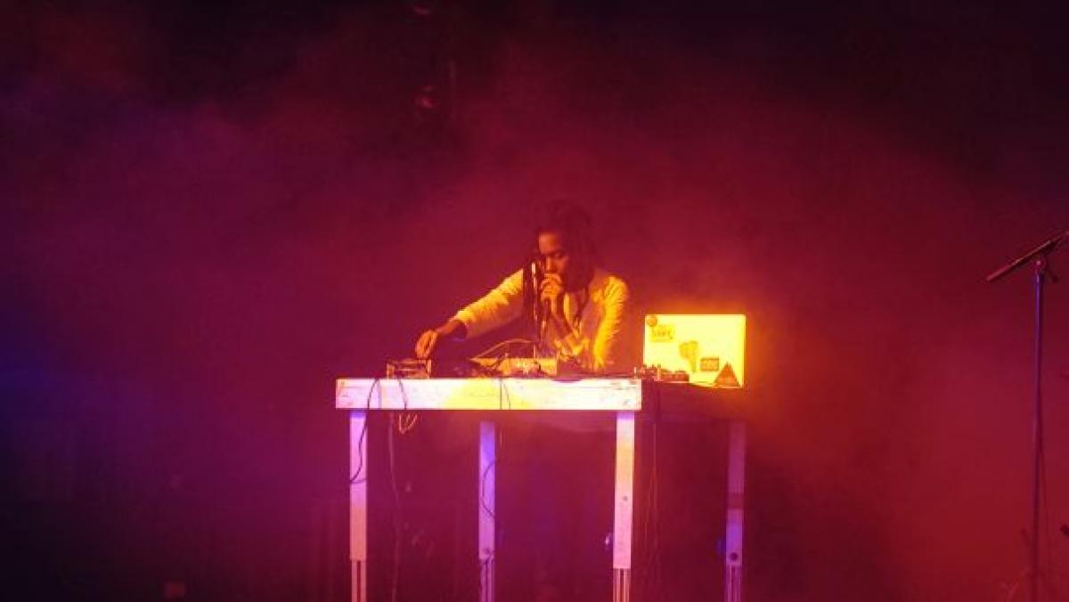 Moor Mother live auf dem Digging the Global South Festival in Köln, Stadtgarten (photo: Nora Wiedenhöft und Jan Kryszons, 2017)
