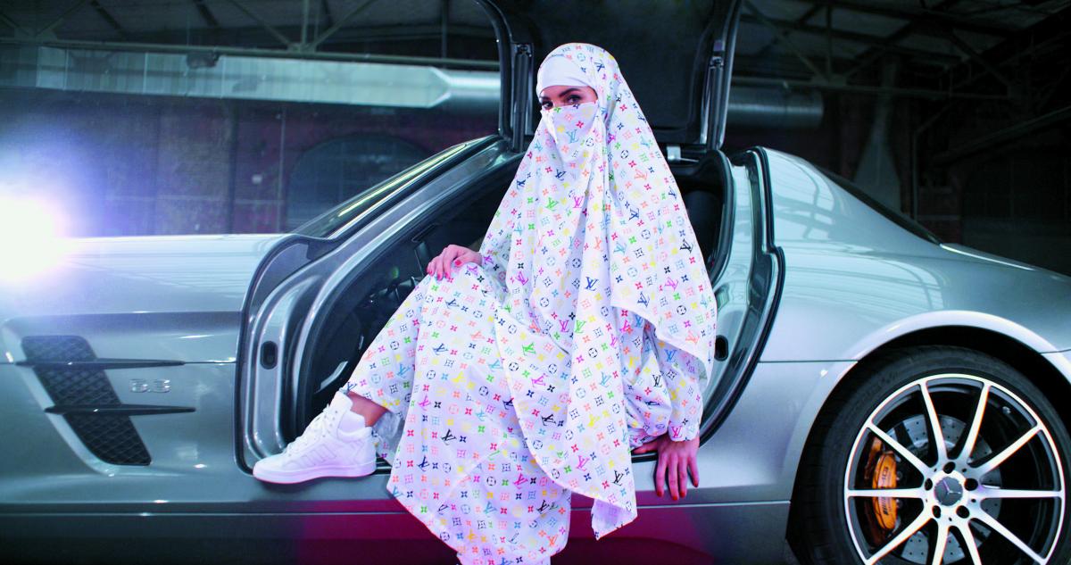Filmstill: Haftbefehl (Musik) und Chehad Abdallah (Video): «Saudi Arabi Money Rich» (Deutschland 2014)
