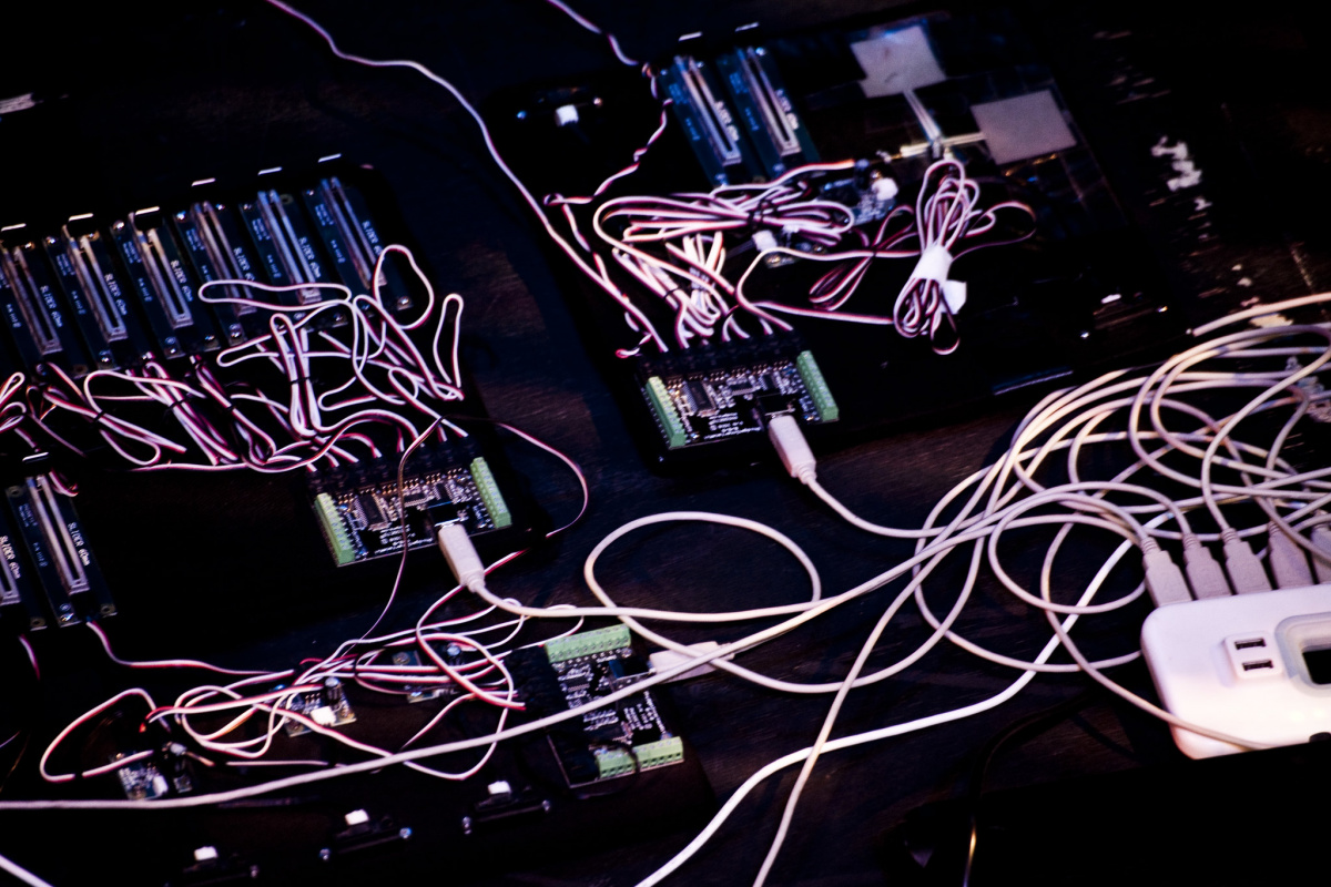 Experimentation setting by Tarek Atoui (photo: Flickr/experimentaclub)