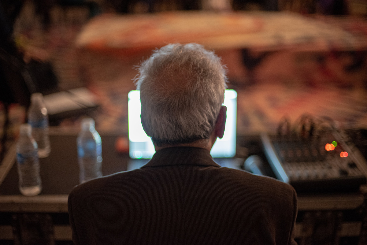 Ahmed Essyad at a live performance in Casablanca, 2023 (photo: Ayoub Bouinbaden).