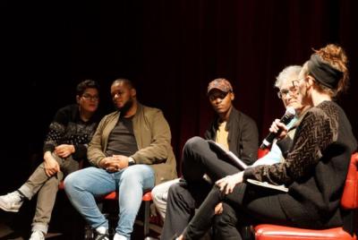 Plenumsdiskussion beim Digging the Global South Festival in Köln, Stadtgarten (photo: Nora Wiedenhöft und Jan Kryszons, 2017)