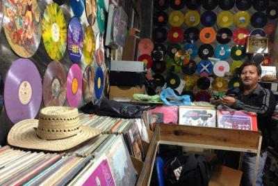 Jorge Solis in his record store in La Indepe (photo: Moses Iten)