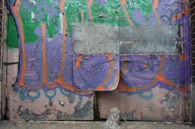 Graffiti auf dem nun geschlossenen Intervale Jewish Center, wo Benjamin Melendez zu seinen jüdischen Wurzeln zurück fand. (photo: Julian Voloj)