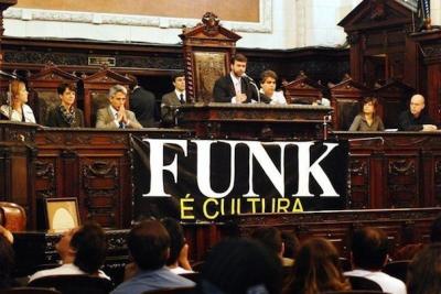 Gerichtsverhandlungs zur Legalisierung von Baile Funk 2012 (photo: Mc Leonardo Apafunk)