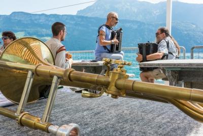 Auf dem Nauen von Flüelen nach Luzern (photo: Kathrin Schulthess)