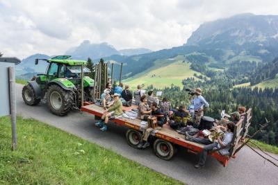 TRAKTOR Traktorfahrt mit Untertönen Glaubenbergpass – Schwarzenbergchrüz (photo: Kathrin Schulthess
