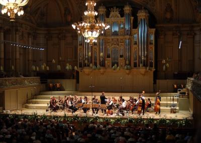 Das Hanneli-Concerto im grossen Saal der Tonhalle (photo: Theresa Beyer, 2012)