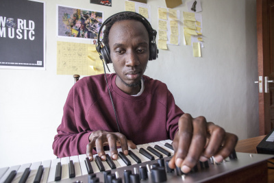KMRU in his house in Rongai (photo: Thomas Burkhalter).