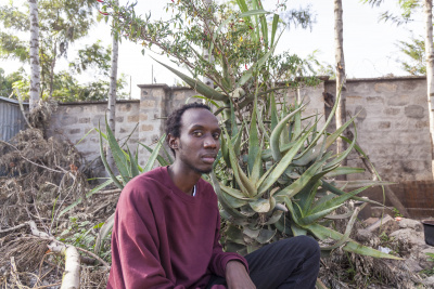 KMRU in his garden in Rongai (photo: Thomas Burkhalter).